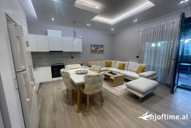 Shtepi me qera Apartament ne Tirane, 2+1, Mobilimi E mobiluar, Pagesa 1,700  Euro.