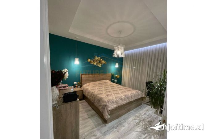 Shtepi ne shitje Apartament ne Tirane, 3+1, Mobilimi E mobiluar, Pagesa 150,000  Euro.