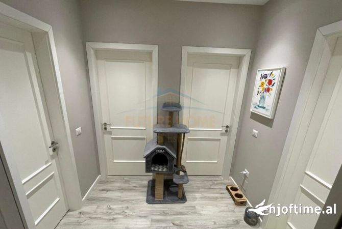 Shtepi ne shitje Apartament ne Tirane, 3+1, Mobilimi E mobiluar, Pagesa 150,000  Euro.