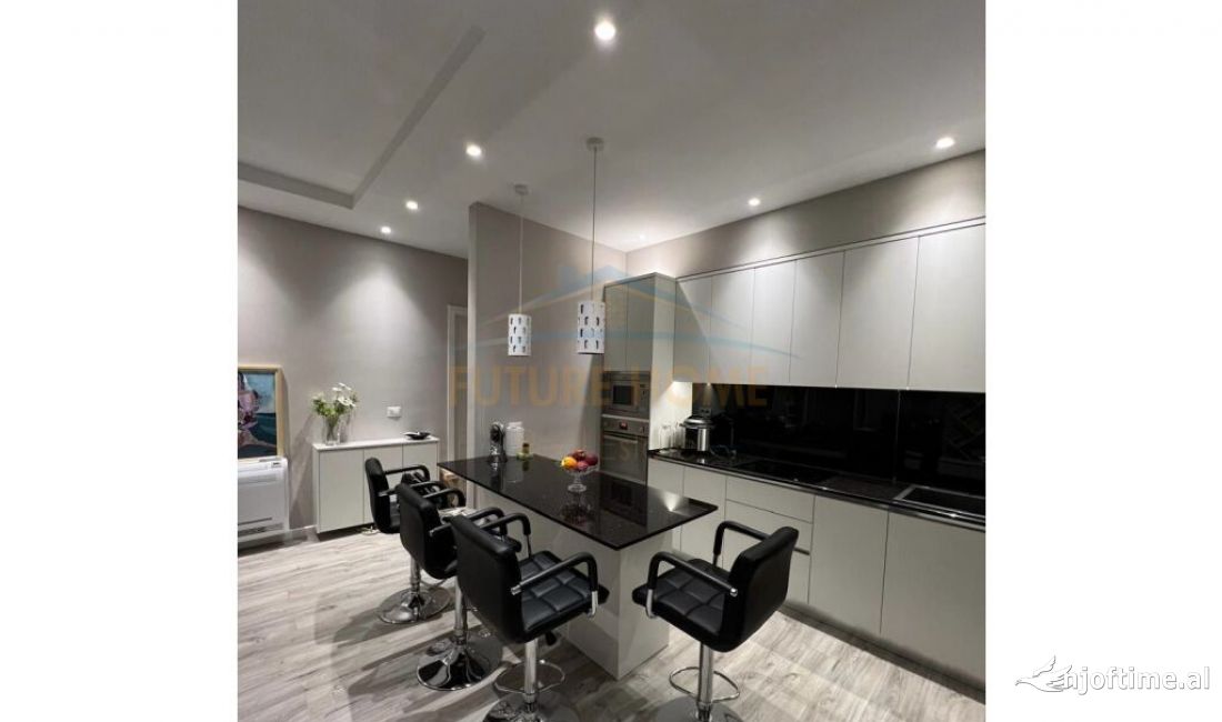 Shtepi ne shitje Apartament ne Tirane, 3+1, Mobilimi E mobiluar, Pagesa 150,000  Euro.