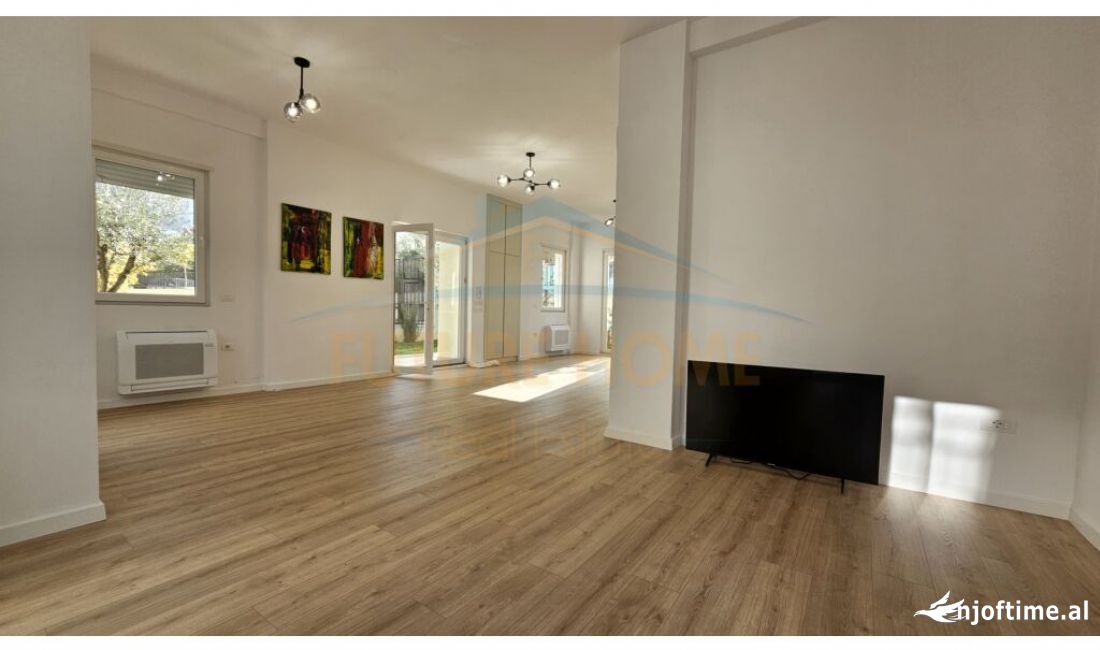 Shtepi me qera Vila Luksoze ne Tirane, 5+1, Mobilimi E mobiluar, Pagesa 2,500  Euro.