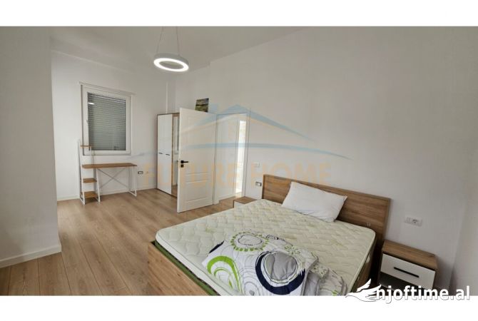 Shtepi me qera Vila Luksoze ne Tirane, 5+1, Mobilimi E mobiluar, Pagesa 2,500  Euro.