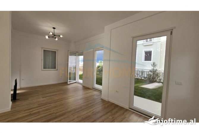 Shtepi me qera Vila Luksoze ne Tirane, 5+1, Mobilimi E mobiluar, Pagesa 2,500  Euro.