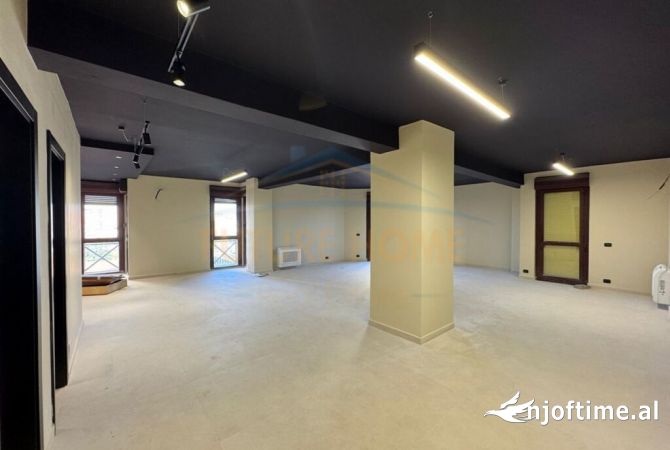  Apartament Per Zyra 3+1+2, Qender tek Torre Drin, Tirane.