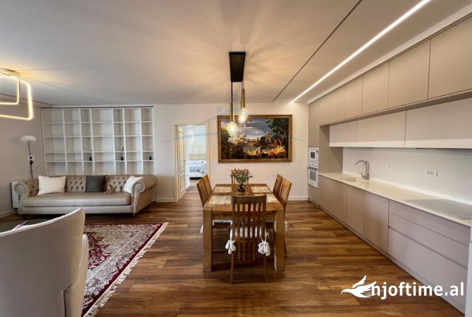  Jepet me Qera,Super , Apartament 2+1, Blloku, Tiranë.