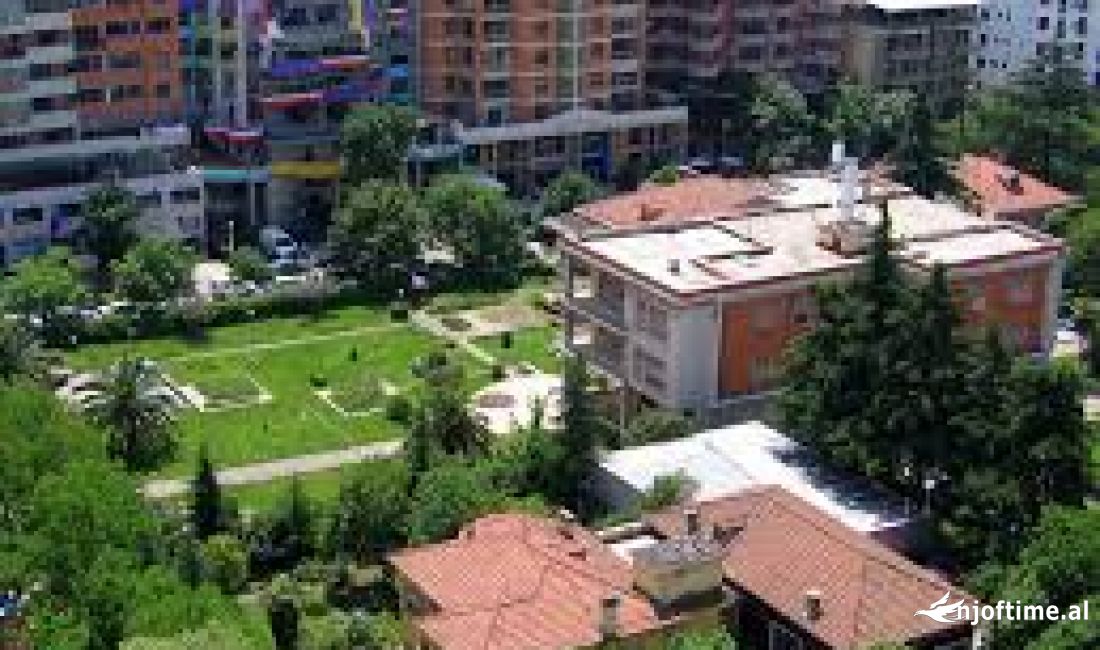 Super Ambjent me Qera Blloku,Tirane 