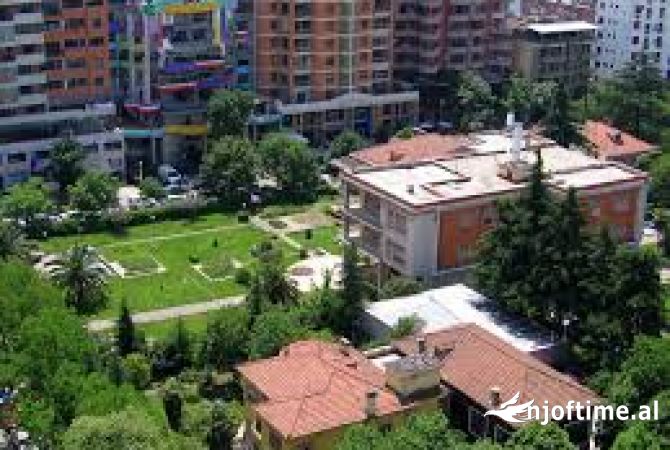 Super Ambjent me Qera Blloku,Tirane 