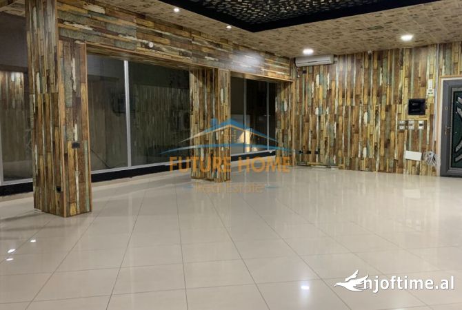 Jepet me Qira, Ambjent Biznesi, Myslym Shyri, Tiranë.