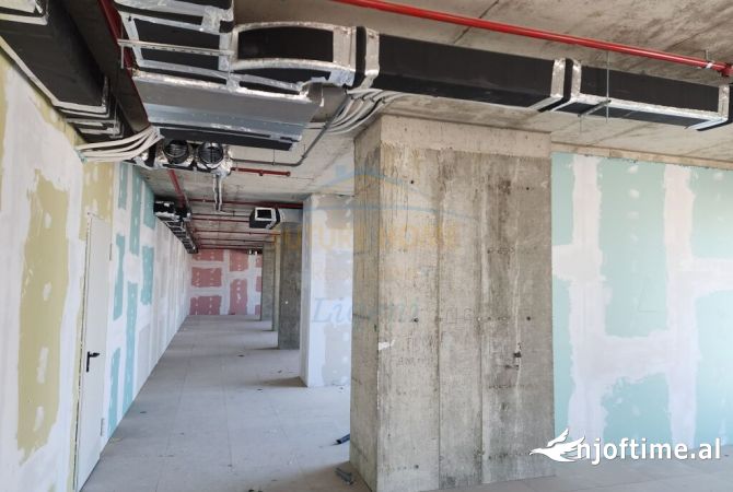 Business Property in Sale 3+1 in Tirana - 2,400,000 Euro