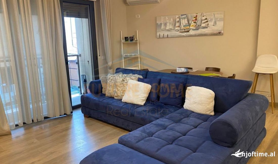 Appartamento in vendita a Tirana 1+1, Arredato