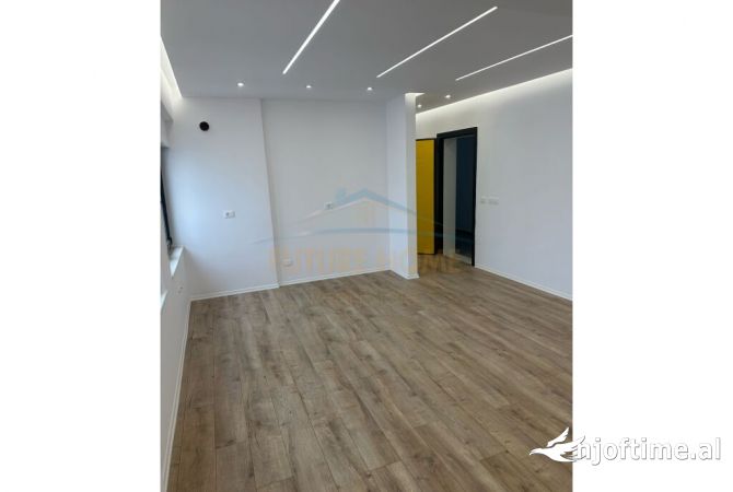 Appartamento in vendita a Tirana 1+1, Vuoto