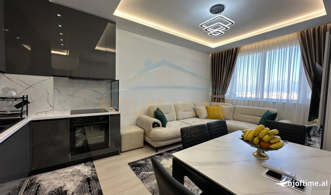 Appartamento in vendita a Tirana 2+1, Arredato