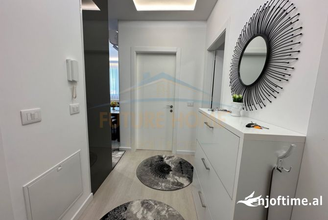 Appartamento in vendita a Tirana 2+1, Arredato