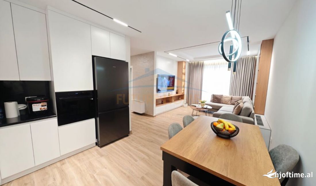 Appartamento in vendita a Tirana 3+1, Arredato