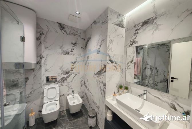 Appartamento in vendita a Tirana 3+1, Arredato