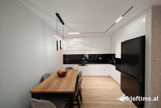 Appartamento in vendita a Tirana 3+1, Arredato