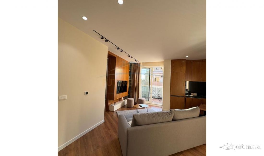 Shtepi ne shitje Apartament ne Tirane, 2+1, Mobilimi E mobiluar, Pagesa 280,000  Euro.