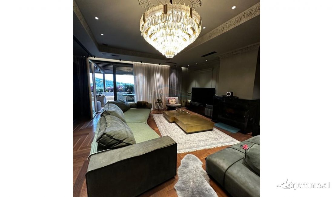 Appartamento in vendita a Tirana 3+1, Arredato