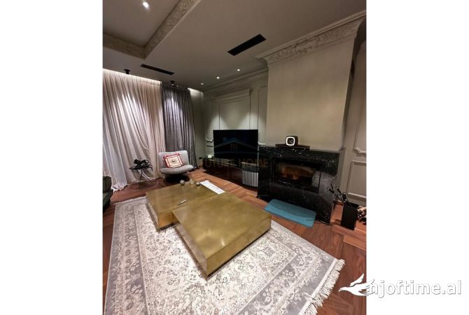 Appartamento in vendita a Tirana 3+1, Arredato