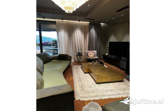 Appartamento in vendita a Tirana 3+1, Arredato