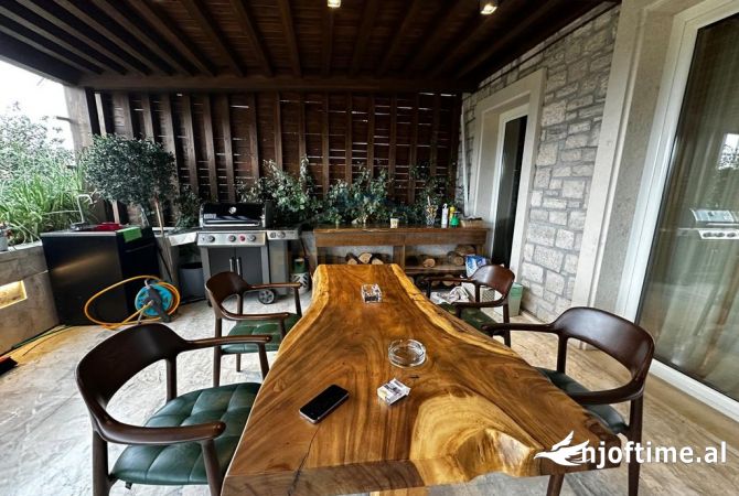 Appartamento in vendita a Tirana 3+1, Arredato