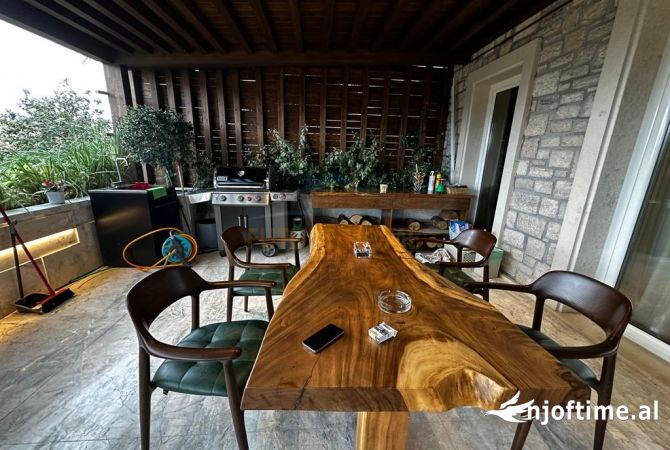 Appartamento in vendita a Tirana 3+1, Arredato