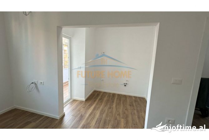 Apartament 2+1, prane Globe, Rruga e Kavajes.