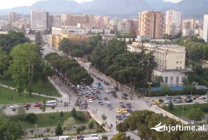 Ambient biznesi ne shitje 1+1 ne Tirane - 980,000 Euro