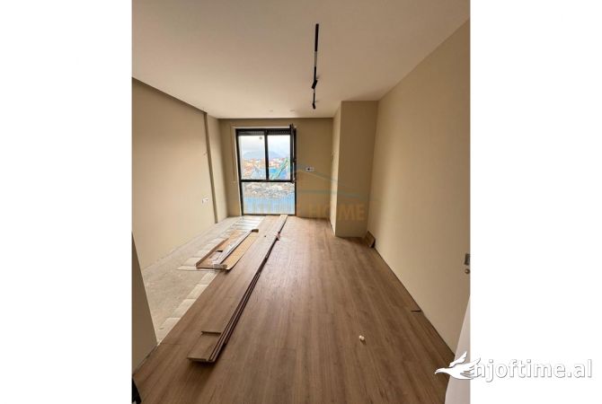 Shitet,Apartament 1+1 në Kompleksin Akses, Dogana, Tiranë