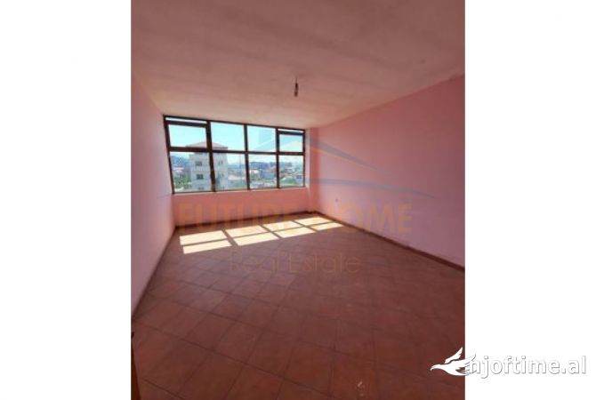 Qera, Ambjent Biznesi, Autostrada Tirane-Durres, Tirane