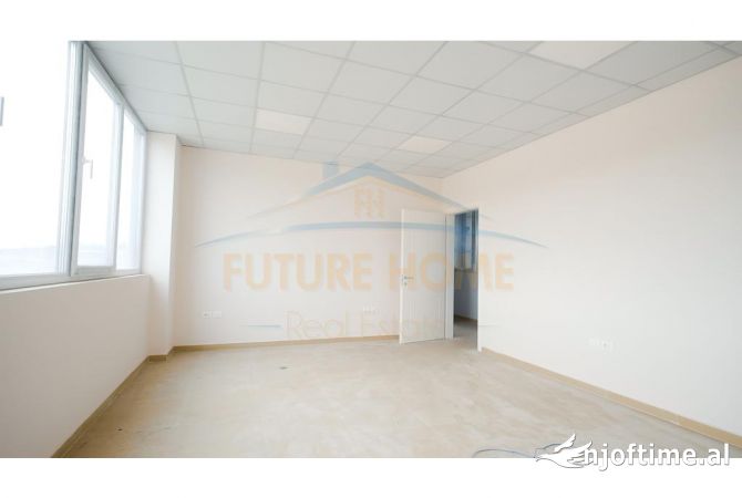 Qera, Kapanon, Autostrada Tirane-Durres.