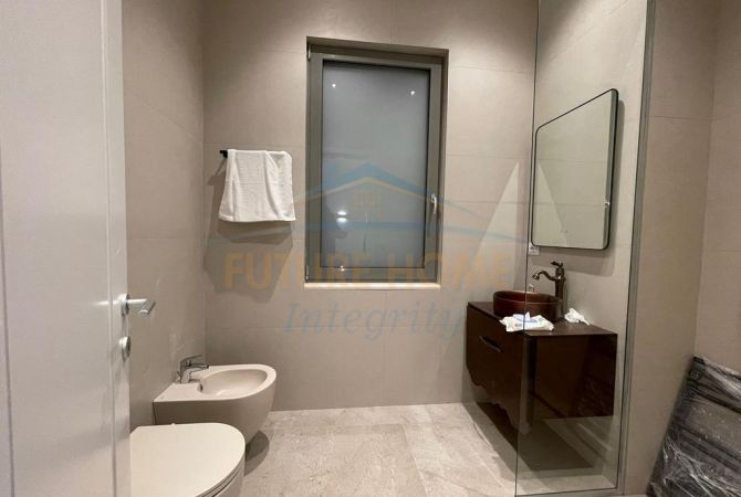 Villa di lusso in vendita a Tirana 4+1, Arredato