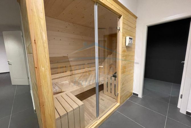 Villa di lusso in vendita a Tirana 4+1, Arredato