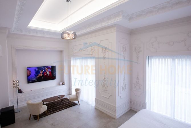 Villa di lusso in vendita a Tirana 4+1, Arredato