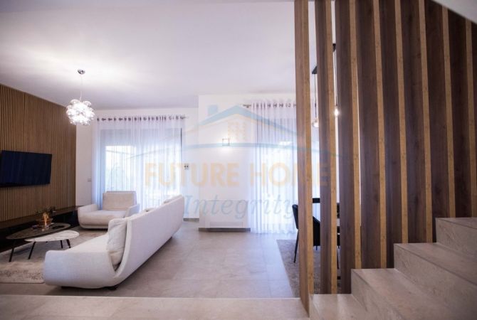 Villa di lusso in vendita a Tirana 4+1, Arredato