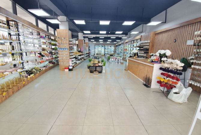 Business Property in Sale 1+1 in Tirana - 1,600,000 Euro