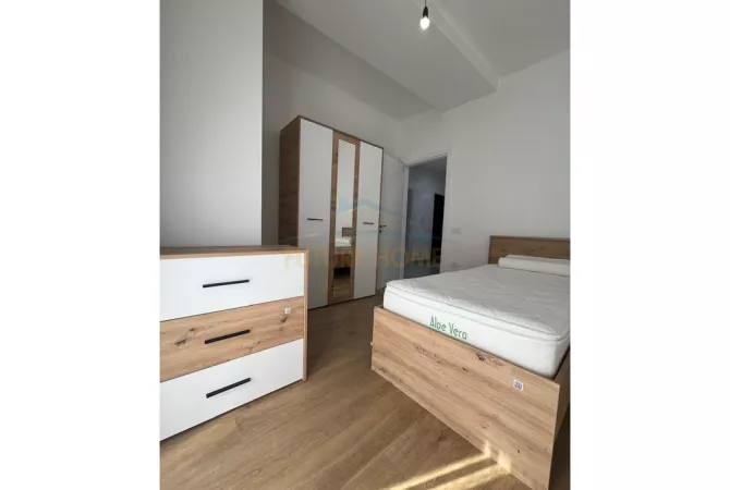 Shtepi me qera Apartament ne Tirane, 2+1, Mobilimi E mobiluar, Pagesa 55,000  Leke.