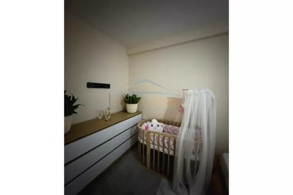 Shtepi ne shitje Apartament ne Tirane, 2+1, Mobilimi E mobiluar, Pagesa 115,000  Euro.