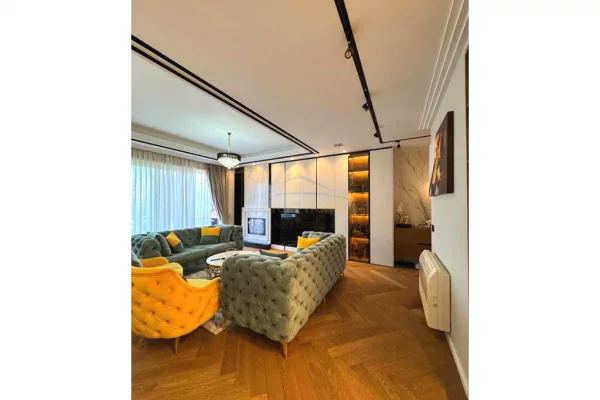 Shtepi ne shitje Apartament ne Tirane, 2+1, Mobilimi E mobiluar, Pagesa 370,000  Euro.