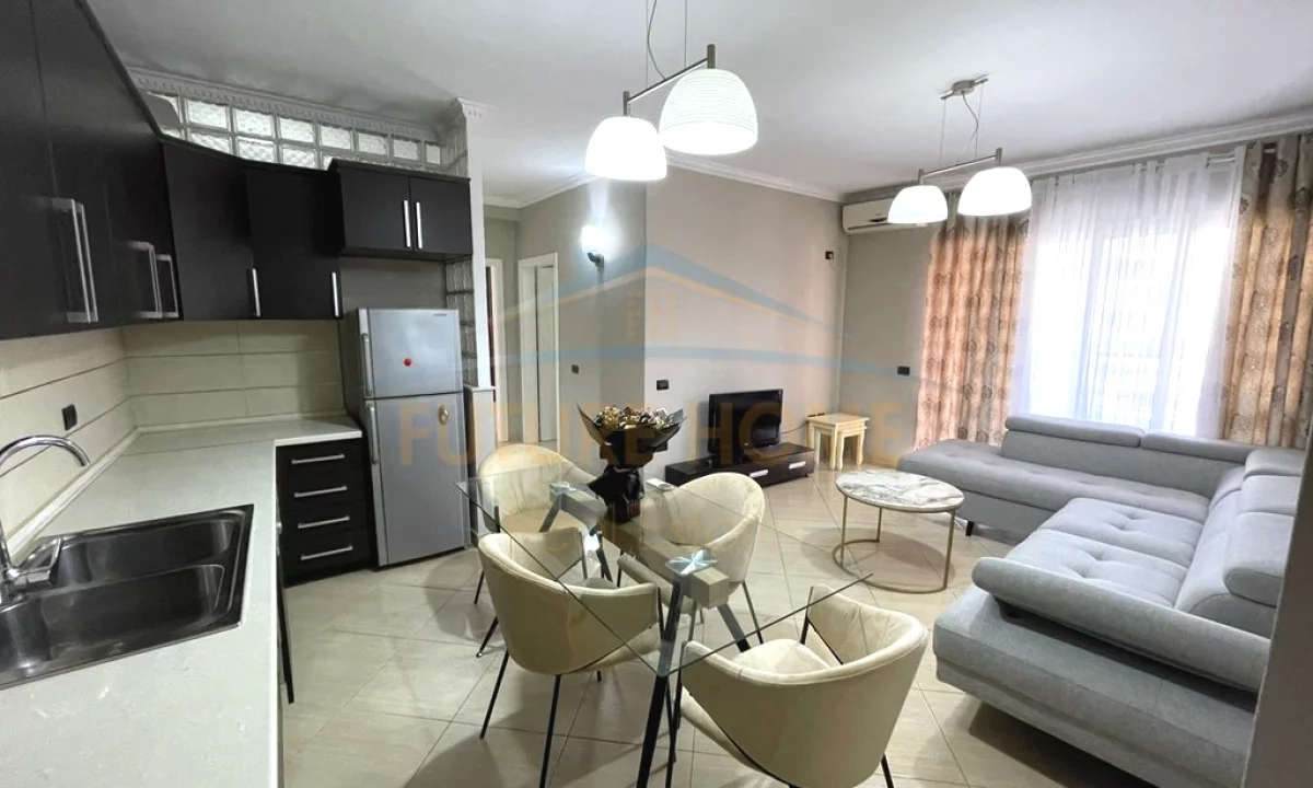 Shtepi ne shitje Apartament ne Tirane, 2+1, Mobilimi E mobiluar, Pagesa 158,000  Euro.
