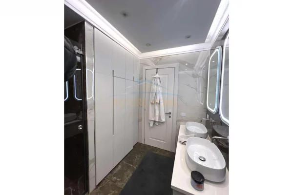 Shtepi ne shitje Apartament ne Tirane, 3+1, Mobilimi E mobiluar, Pagesa 245,000  Euro.