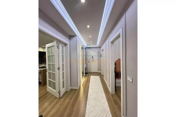 Shtepi ne shitje Apartament ne Tirane, 3+1, Mobilimi E mobiluar, Pagesa 245,000  Euro.