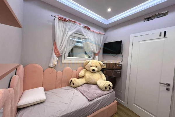 Shtepi ne shitje Apartament ne Tirane, 3+1, Mobilimi E mobiluar, Pagesa 245,000  Euro.