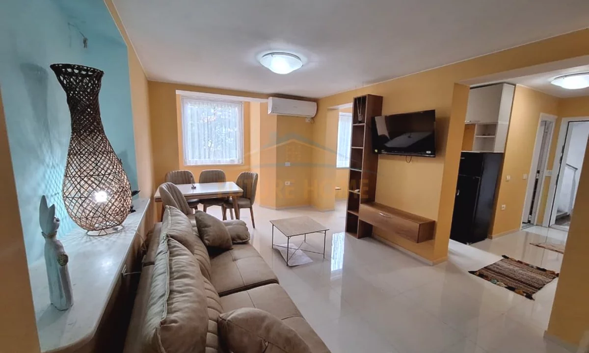 Shtepi me qera Apartament ne Tirane, 2+1, Mobilimi E mobiluar, Pagesa 800  Euro.