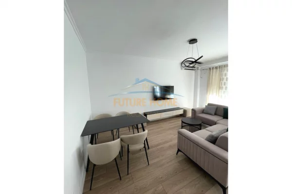 Shtepi me qera Apartament ne Tirane, 2+1, Mobilimi E mobiluar, Pagesa 800  Euro.