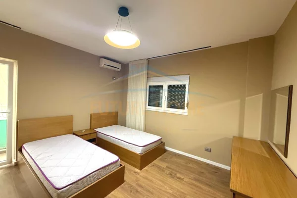 Shtepi me qera Apartament ne Tirane, 2+1, Mobilimi E mobiluar, Pagesa 900  Euro.