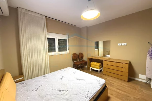 Shtepi me qera Apartament ne Tirane, 2+1, Mobilimi E mobiluar, Pagesa 900  Euro.