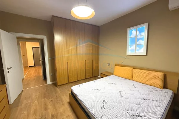 Shtepi me qera Apartament ne Tirane, 2+1, Mobilimi E mobiluar, Pagesa 900  Euro.