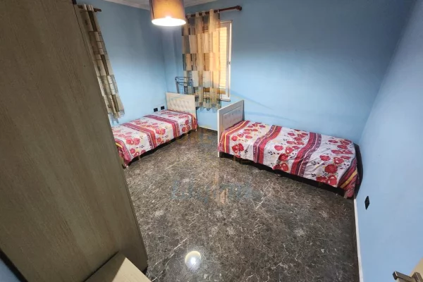 Shtepi me qera Apartament ne Tirane, 2+1, Mobilimi E mobiluar, Pagesa 800  Euro.