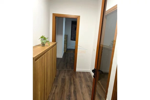 Shtepi me qera Apartament ne Tirane, 3+1, Mobilimi E mobiluar, Pagesa 1,100  Euro.